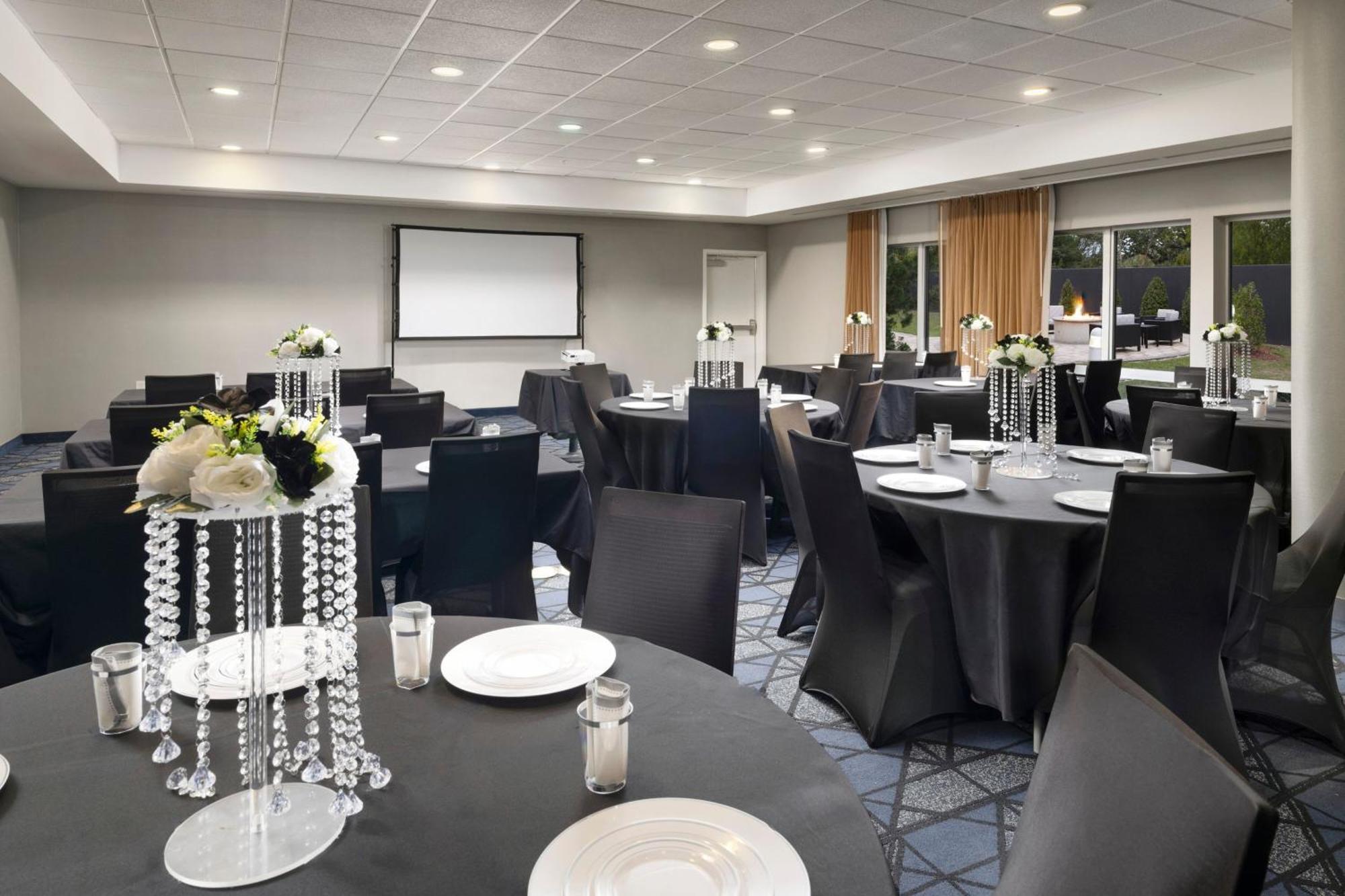 Courtyard By Marriott