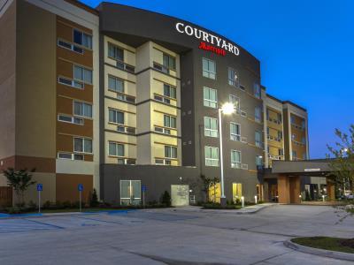 Courtyard By Marriott